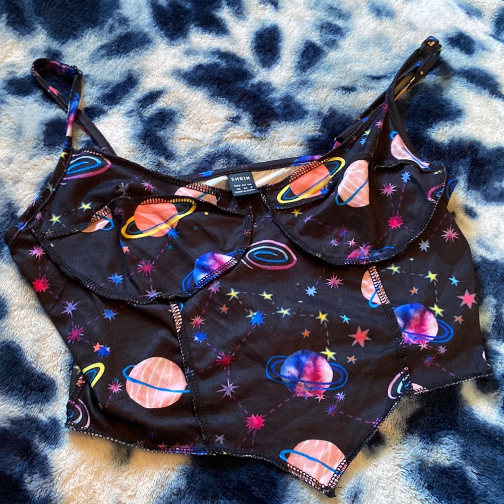 Cosmic crop top in a V shaped form